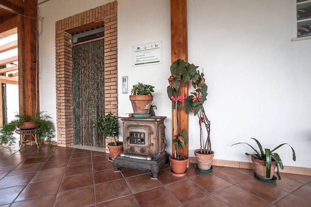 Santa Sofia d'Epiro Agriturismo Miracco Atanasio Franco "Il Maniero" מראה חיצוני תמונה