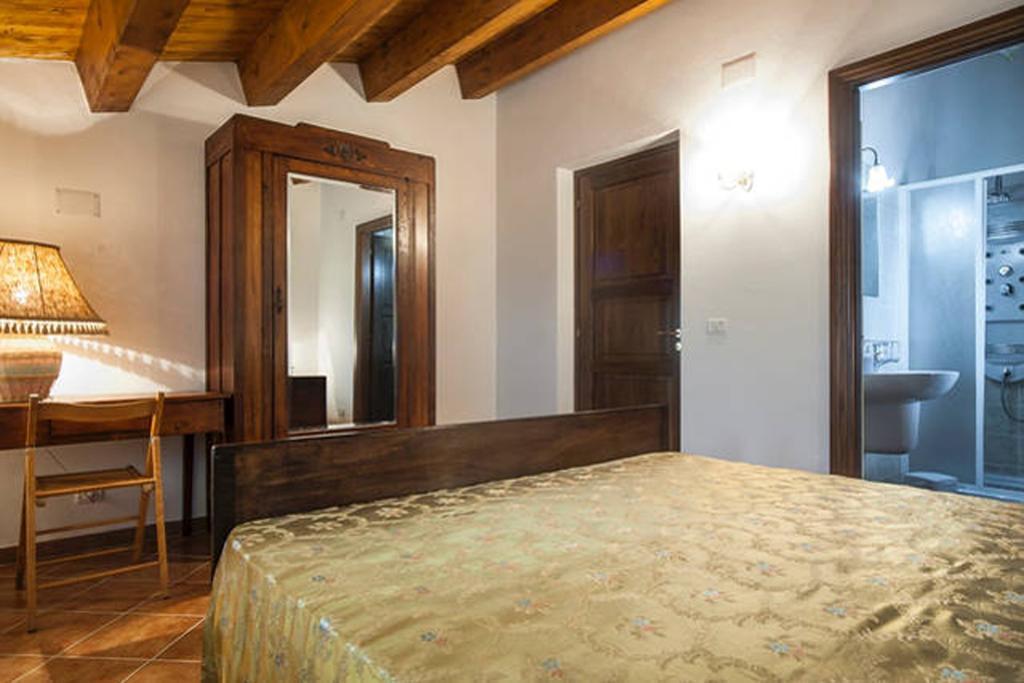 Santa Sofia d'Epiro Agriturismo Miracco Atanasio Franco "Il Maniero" מראה חיצוני תמונה