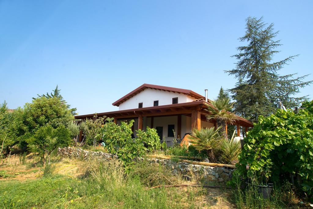 Santa Sofia d'Epiro Agriturismo Miracco Atanasio Franco "Il Maniero" מראה חיצוני תמונה