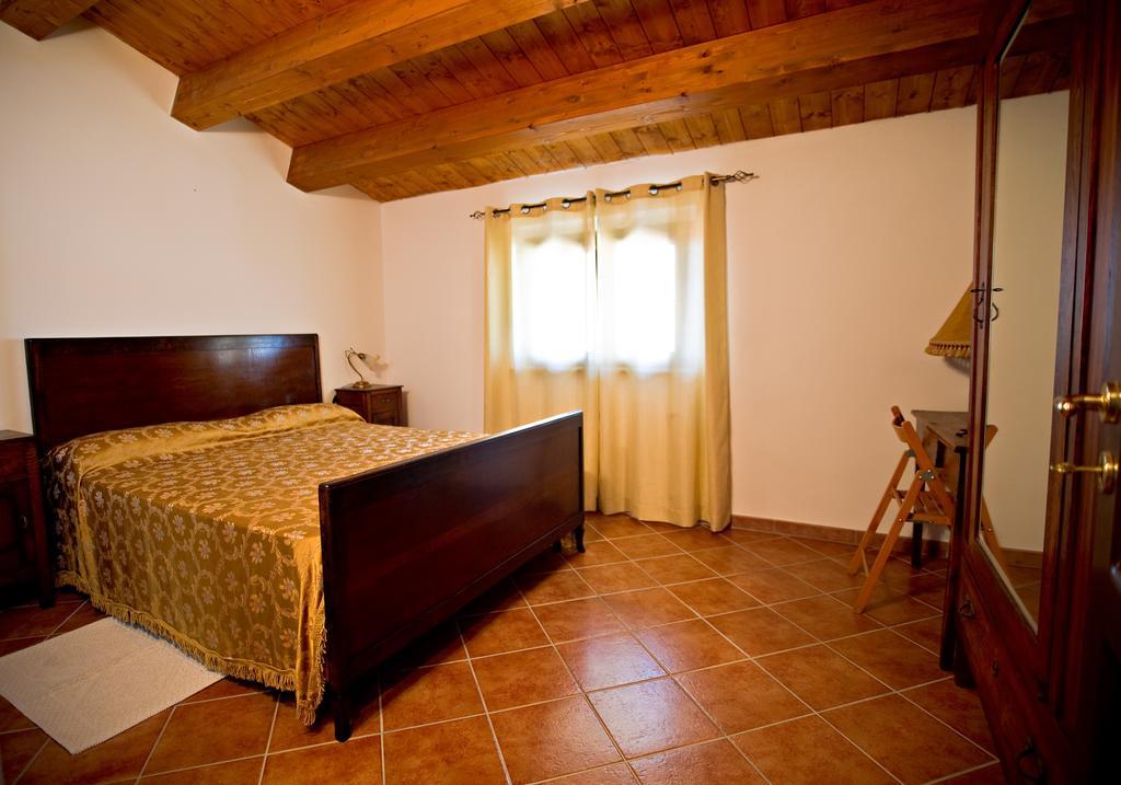 Santa Sofia d'Epiro Agriturismo Miracco Atanasio Franco "Il Maniero" מראה חיצוני תמונה