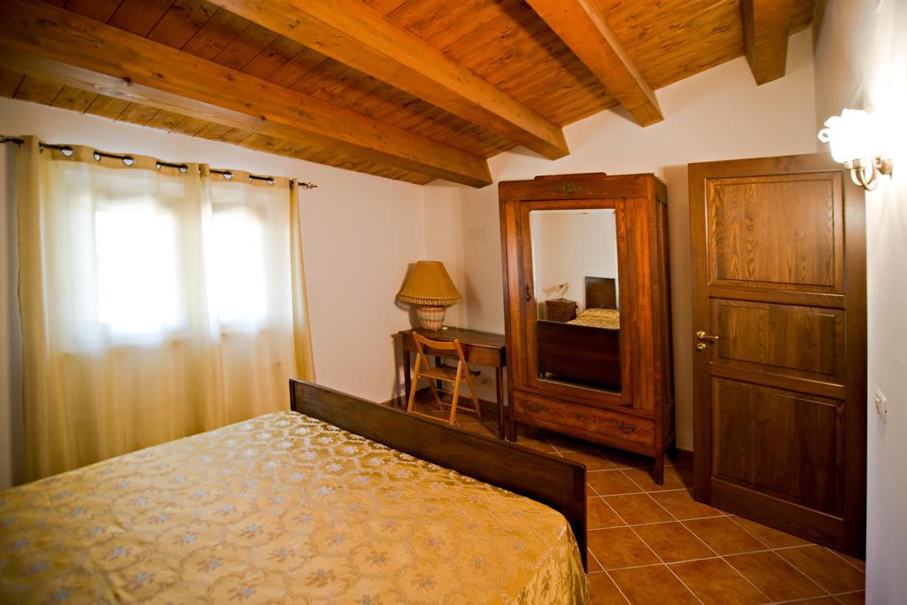 Santa Sofia d'Epiro Agriturismo Miracco Atanasio Franco "Il Maniero" מראה חיצוני תמונה