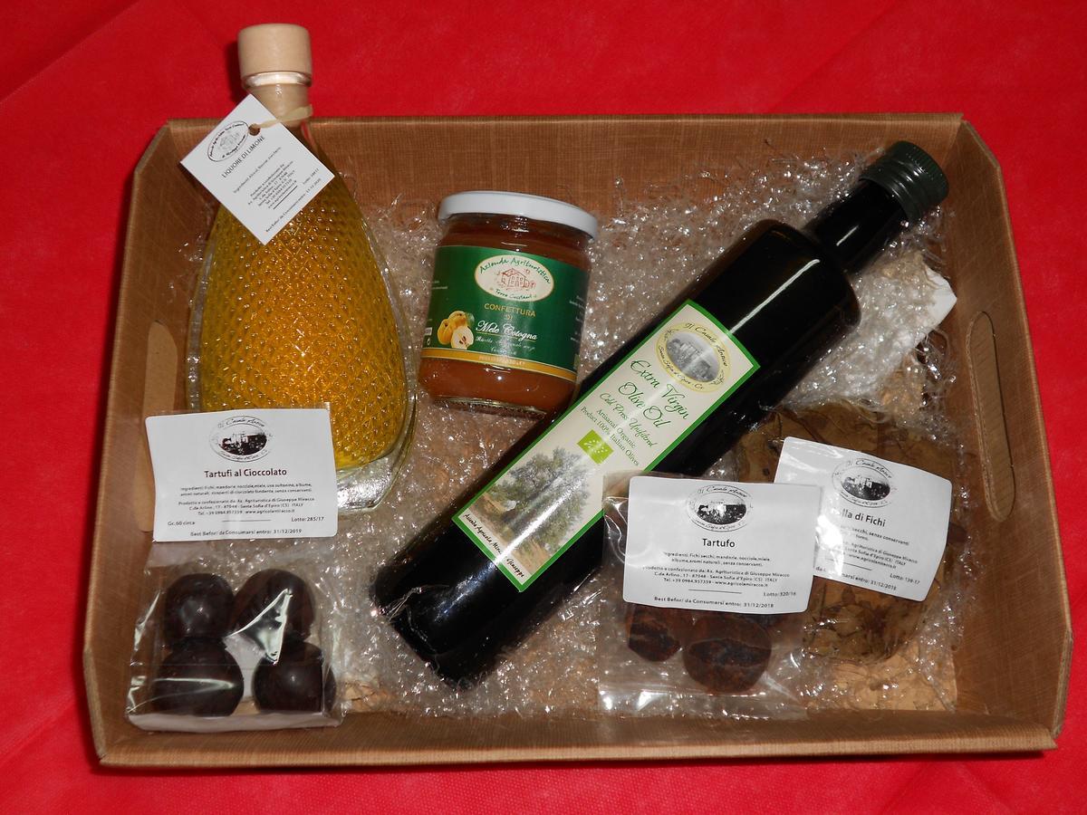 Santa Sofia d'Epiro Agriturismo Miracco Atanasio Franco "Il Maniero" מראה חיצוני תמונה